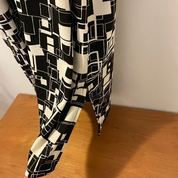 Reitman’s Pattern Dress - Picture 3 of 4